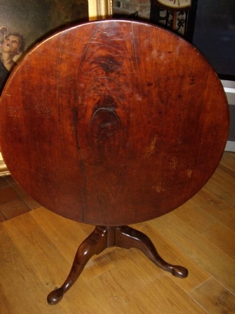 Antique GEORGE III DARK MAHOGANY TILT-TOP ROUND PEDISTAL TEA TABLE 35 INCH DIAMETER C1760 EXTREMELY WELL WORN & FULL OF CHARACTOR WITH OLD REPAIRS UNDERSIDE