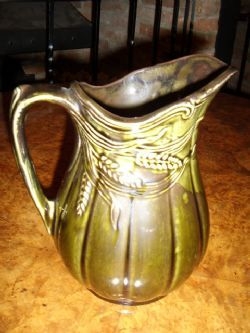 EDWARDIAN GREEN GLAZED KITCKEN JUG WITH WHEAT DESIGN