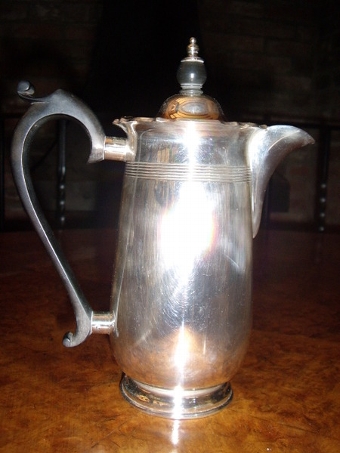 Antique SHEFFIELD SILVER PLATED COFFEE POT WITH BAKEOLITE HANDLE BY WALKER & HALL 