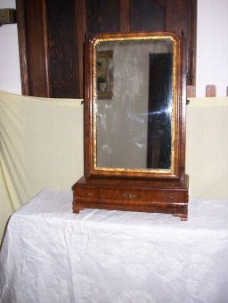 Antique George 1. Period Walnut Toilet Mirror.