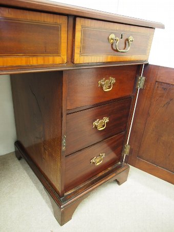 Antique George III Inlaid Mahogany Kneehole Desk