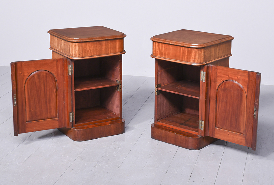Antique Pair of Victorian Bedside Cabinets