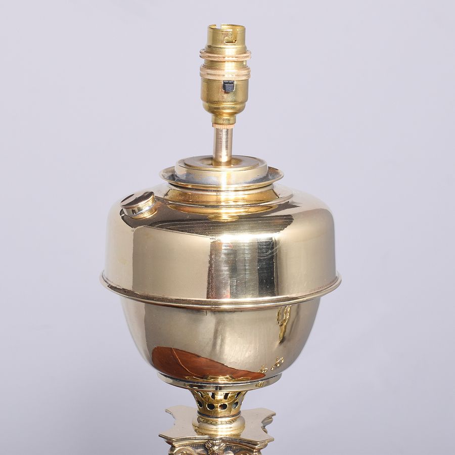 Antique Stylish Victorian Brass Corinthian Lamp