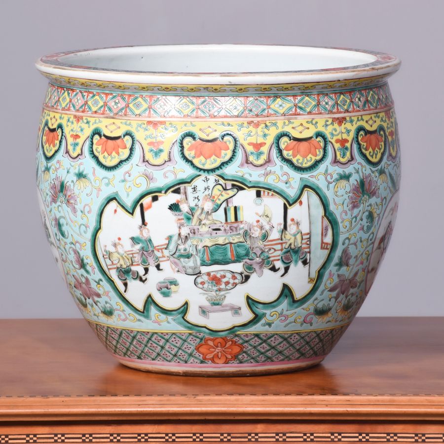 Antique Large hand-decorated Qin dynasty Chinese Famille-Vert fishbowl