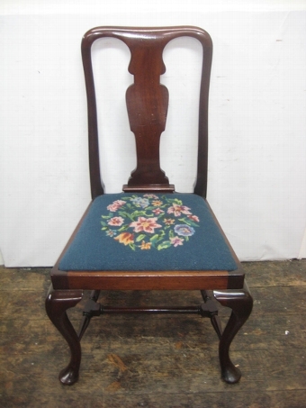 Antique Queen Anne Style Mahogany Chair