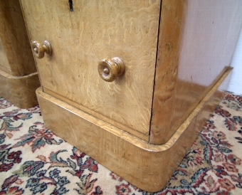 Antique Pair of Victorian Figured Elm Bedside Cabinets