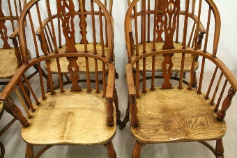 Antique Set of 8 Windsor Chairs