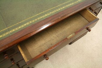 Antique Late Victorian Mahogany Pedestal Desk
