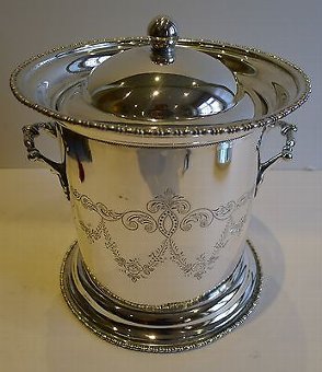 Elegant Antique Biscuit Box In Silver Plate c.1900
