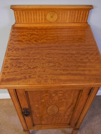 Antique ANTIQUE SATINWOOD SIDE CABINET / BEDSIDE TABLE