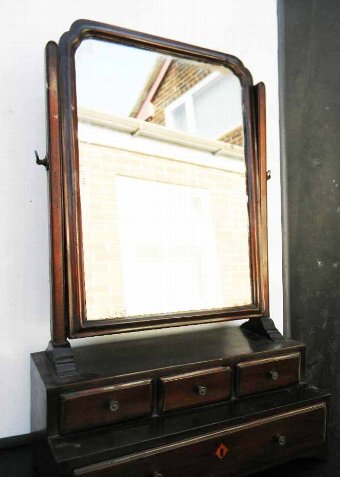 Jewels and vanity ladie's dressing table top Georgian mirror.