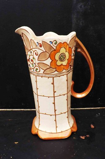 charlotte rhead vase