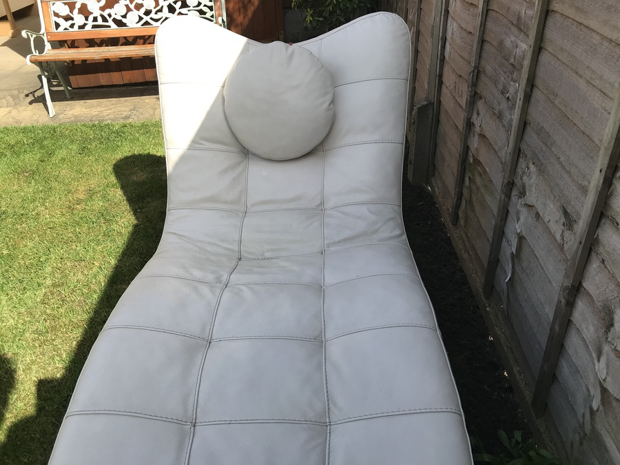 Antique Italian Styled Chaise Longue in White leather circa 1960’s 