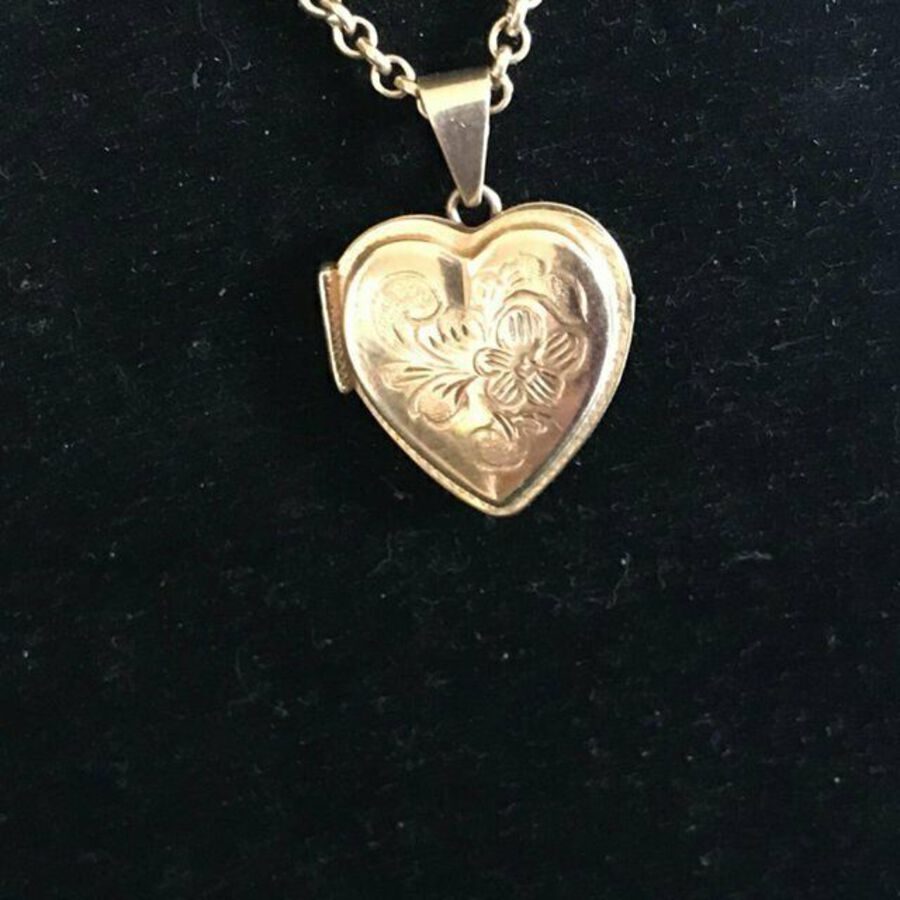 Antique 9ct all solid gold long chain and gold locket