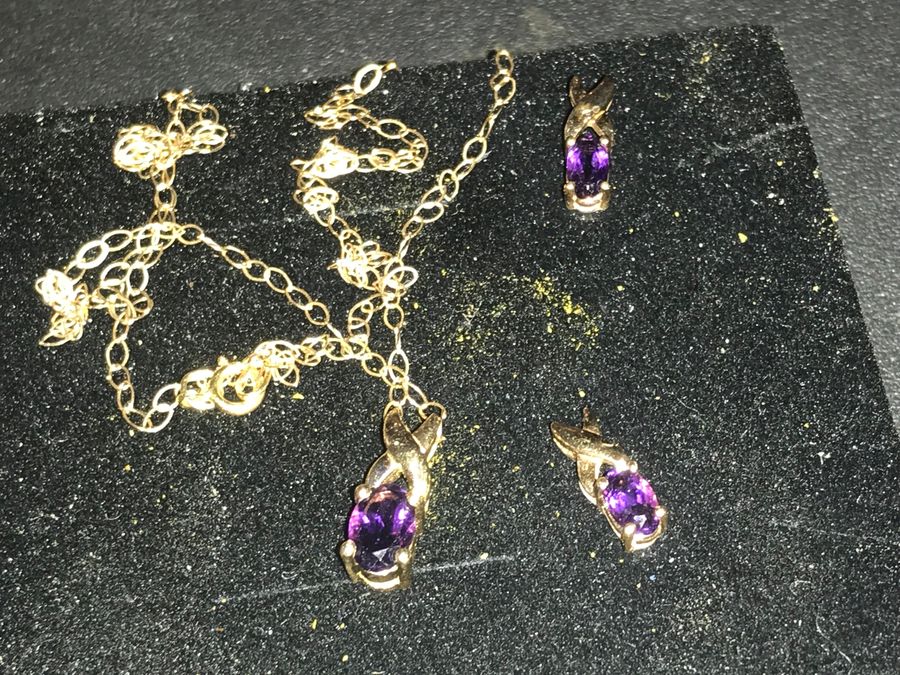 Antique Sapphire and Gold ladies Necklace Pendant and Earrings 