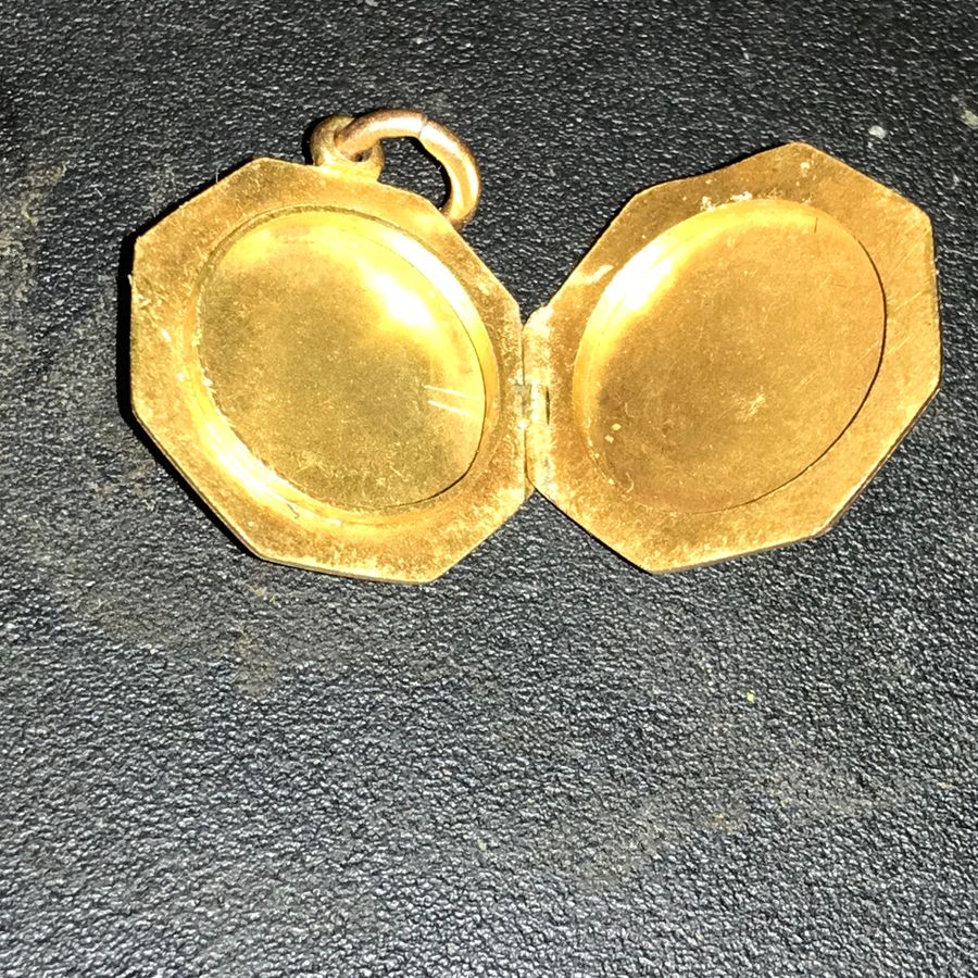 Antique Locket 15 CT gold tops in quality 