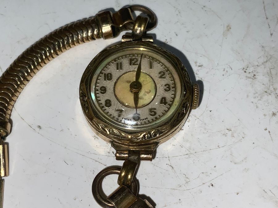 Antique Ladies 9CT gold cased writwatch