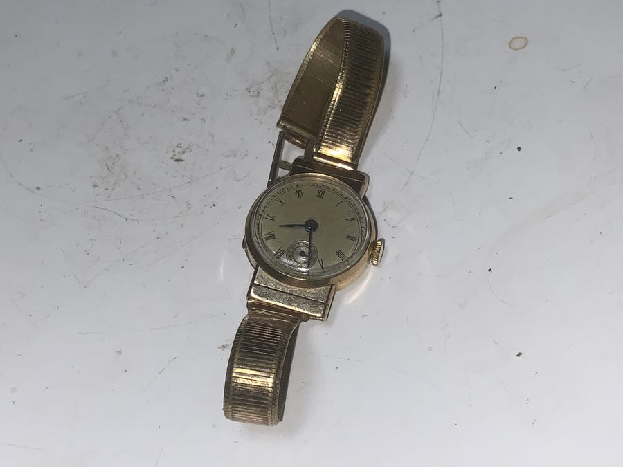Ladies 9CT gold cased wristwatch