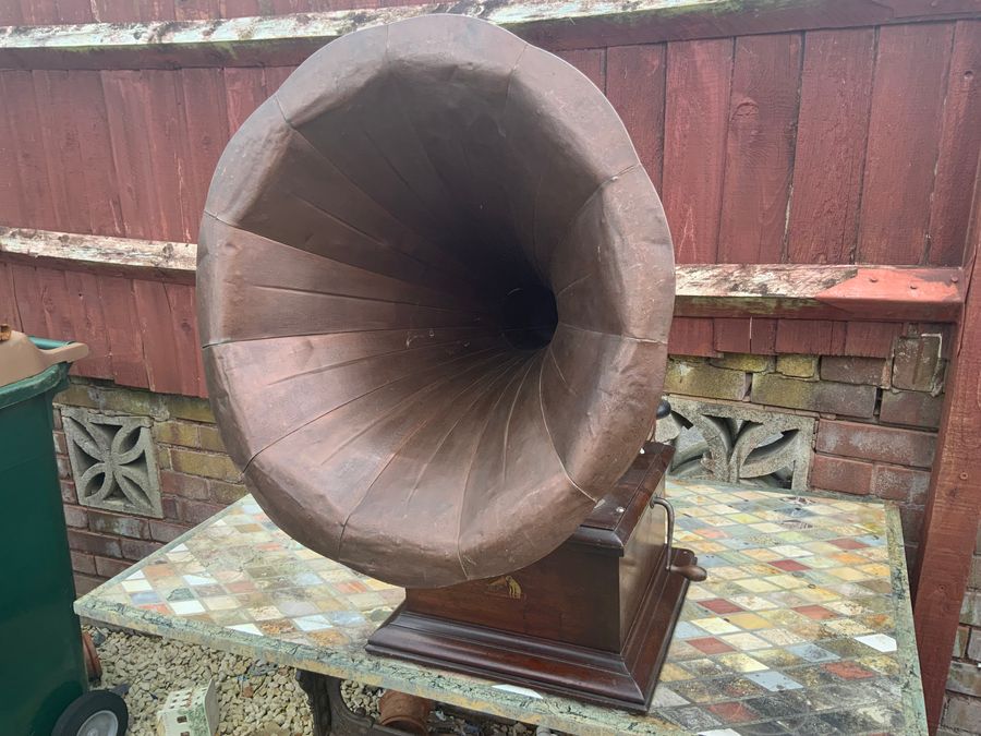 HMV Horn Gramophone