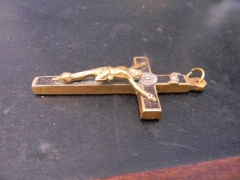 Antique Stunning Crucifix quality item.-B2
