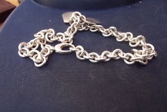 Antique Silver neck chain maker Gucci