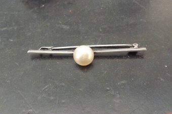 vintage pearl brooch