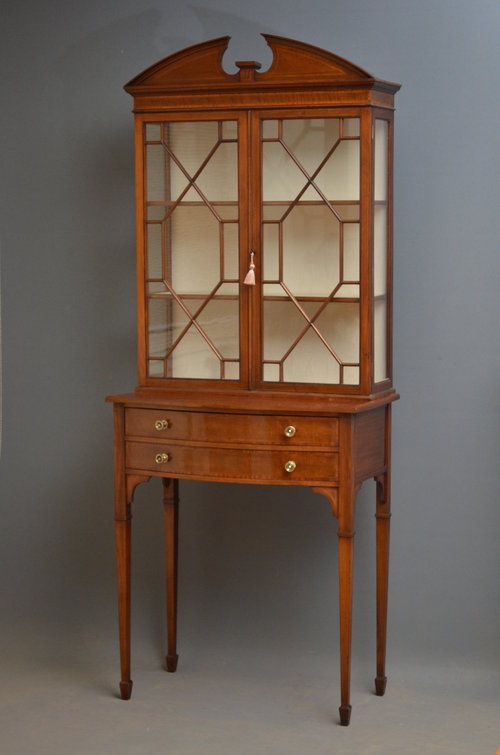 Excellent Edwardian Display Cabinet by Maple & Co Sn3189