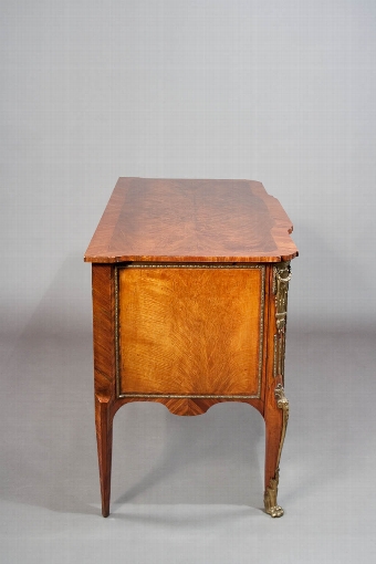 Antique Exceptional Quality 18th Century Commode