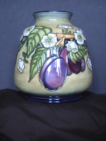 Antique MOORCROFT Plums Vase - date 1999 - Training piece
