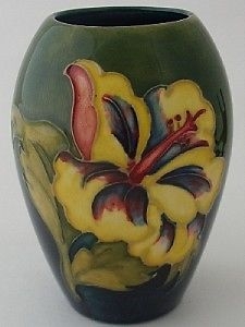 Beautiful Moorcroft Pottery Vase With Floral Pattern