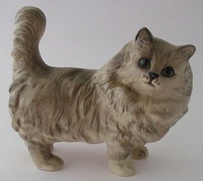 Delightful Royal Doulton Persian Cat Figure - Model Number 1898