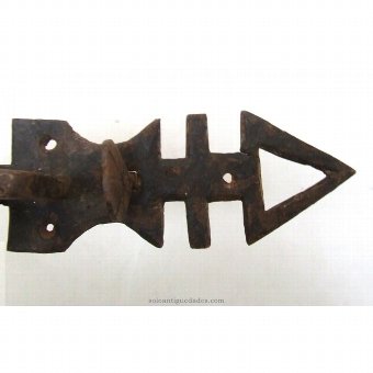 Antique Handle bar consists decorated with crosses and arrow-shaped bezel