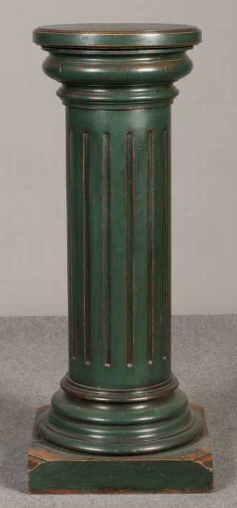 Painted oak pedastal