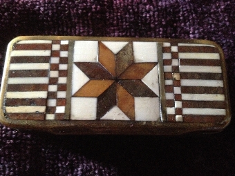 Geometric snuff box, Folk Art.
