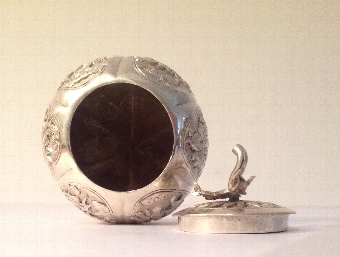 Antique Antique Chinese silver spherical box
