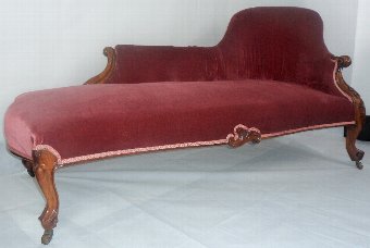 Victorian walnut frame chaise longue