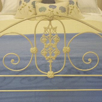 Antique Cast Iron Cream Bed – MK47