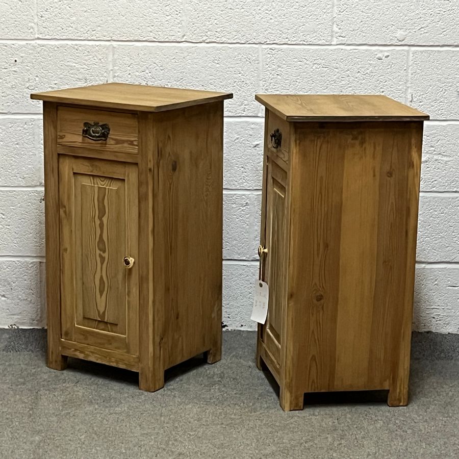 Antique Pair Of Antique Pine Bedside Cupboards (B4451C)