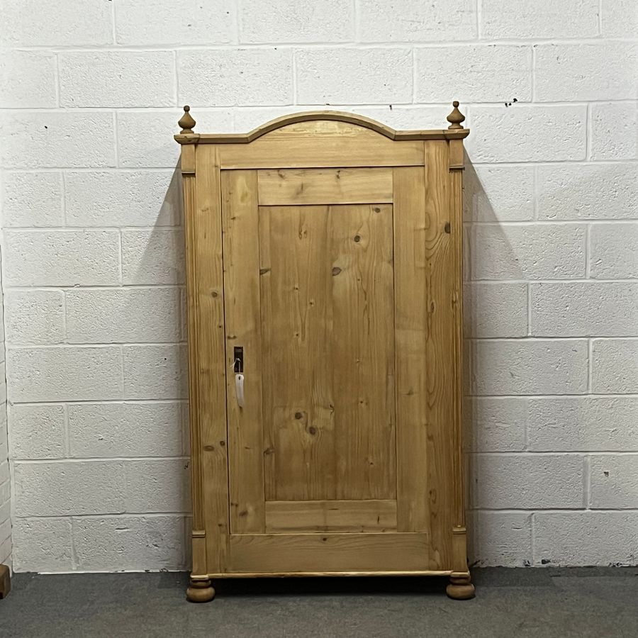 Large Arched Top Pine Shelved Cupboard (C0801D)