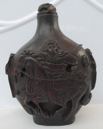 A pair of Chinese snuff bottles.