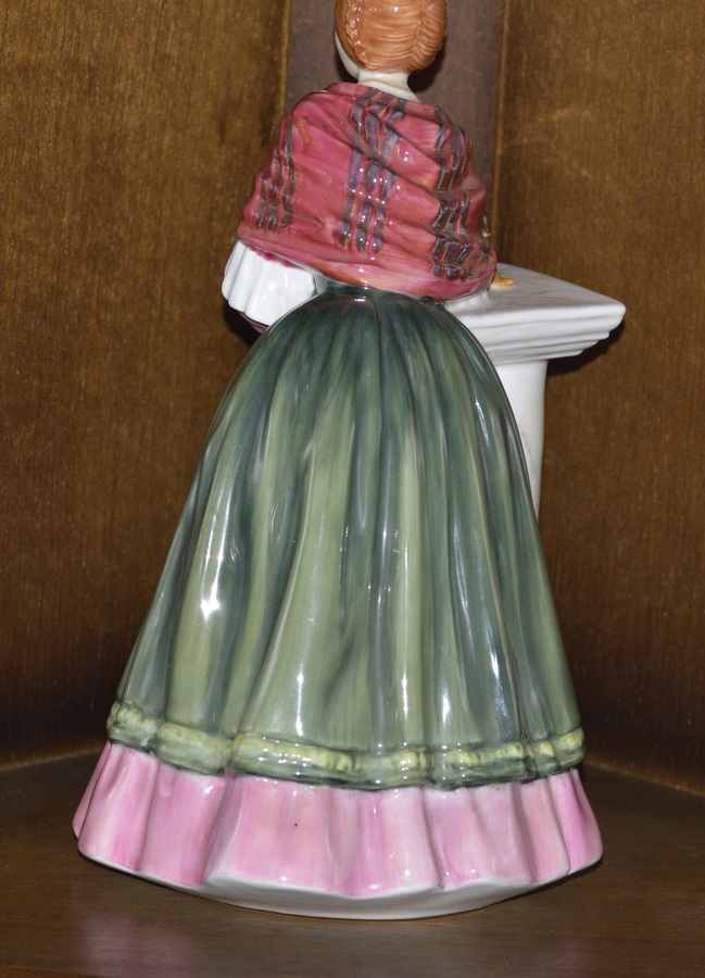 Antique Limited Edition 1988 Royal Doulton Florence Nightingale China Figurine