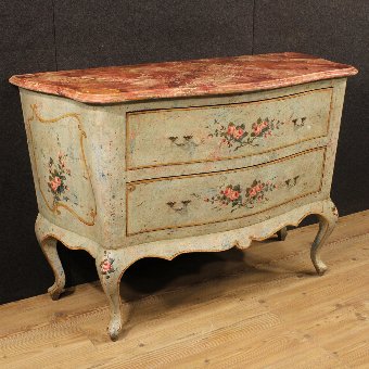 Venetian dresser in lacquered and painted wood of the 20th century