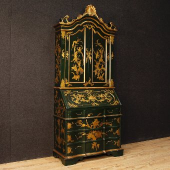 Venetian trumeau in lacquered and gilded wood