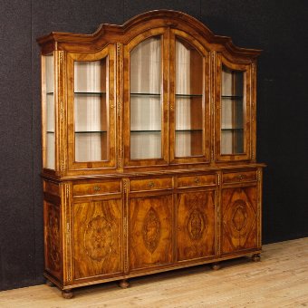 Italian bookcase in walnut and burl walnut