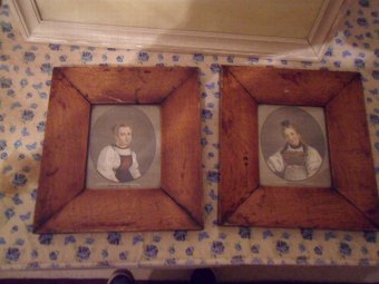 18TH PAIR BURR WALNUT PORTRAITS 18TH