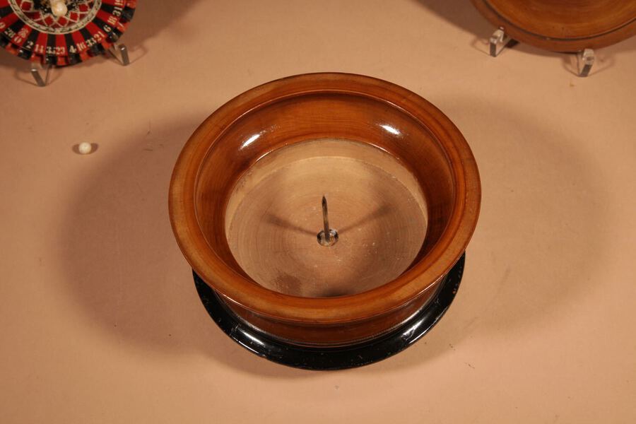 Antique Interesting Turned wooden Travel Roulette.