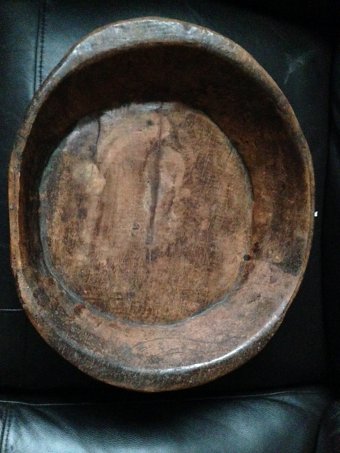 Early 17th century possibly English hand carved 36cm by 31cm oval shaped wooden bowl