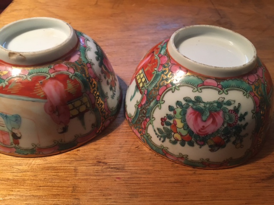 Antique Possibily late 19th early 20th century matching pair of beautiful Chinese famille rose 11 cm with a depth of 6cm footed bowls. 