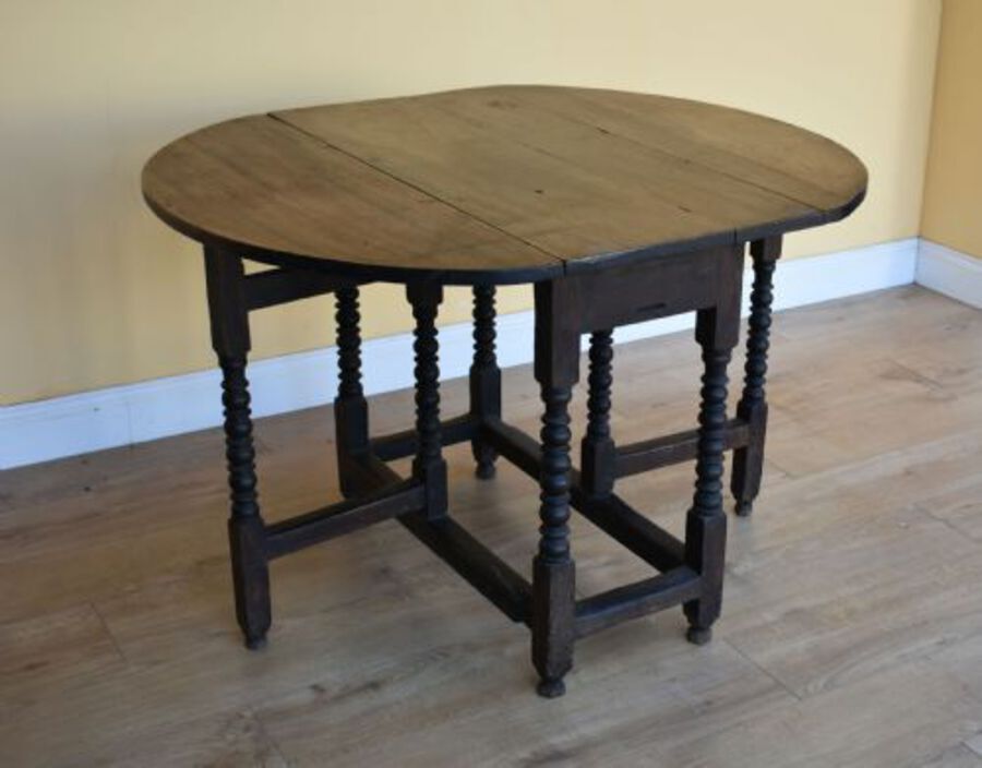 18th Century Oak Gateleg Table