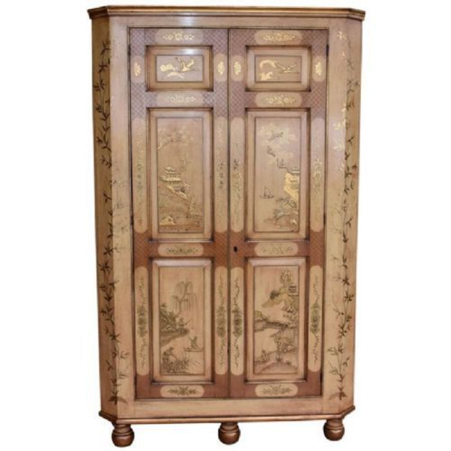 18th Century Chinoiserie Corner Cupboard
